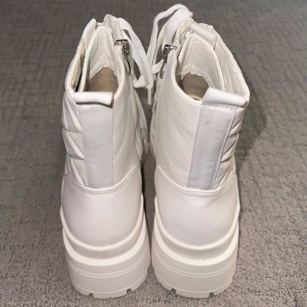Fashion Nova White Oh You Heart Quilted Combat Boots - Size 7 - Picture 5 of 7